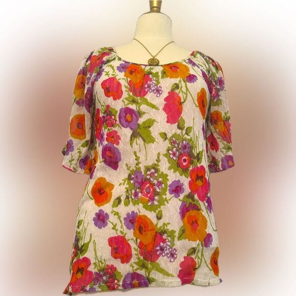 Fun floral open-shoulder top! - Picture 2 of 9